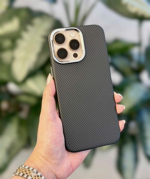 X‑Level Mars Collection Case for iPhone 16 Pro Max – Ultra‑Thin Carbon Fiber‑Texture